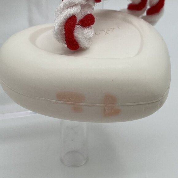 Avon Heart on a rope Heart Shaped Soap On Rope Unused Original Box Vintage 1991 - Picture 10 of 14